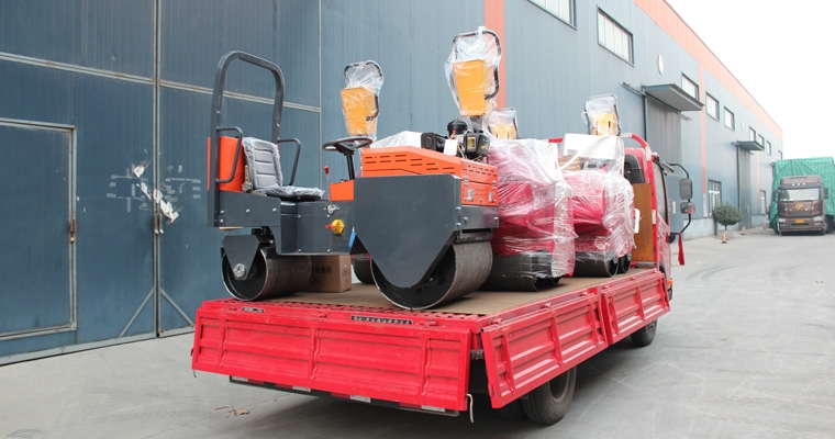 918博天堂一批小型压路机发往浙江