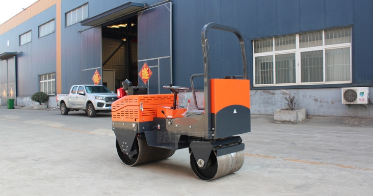 小型压路机在施事情业前应做好哪些准备事情？？